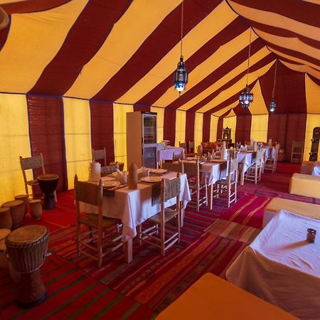 Merzouga Traditional Tents With Heating Hotell Exteriör bild