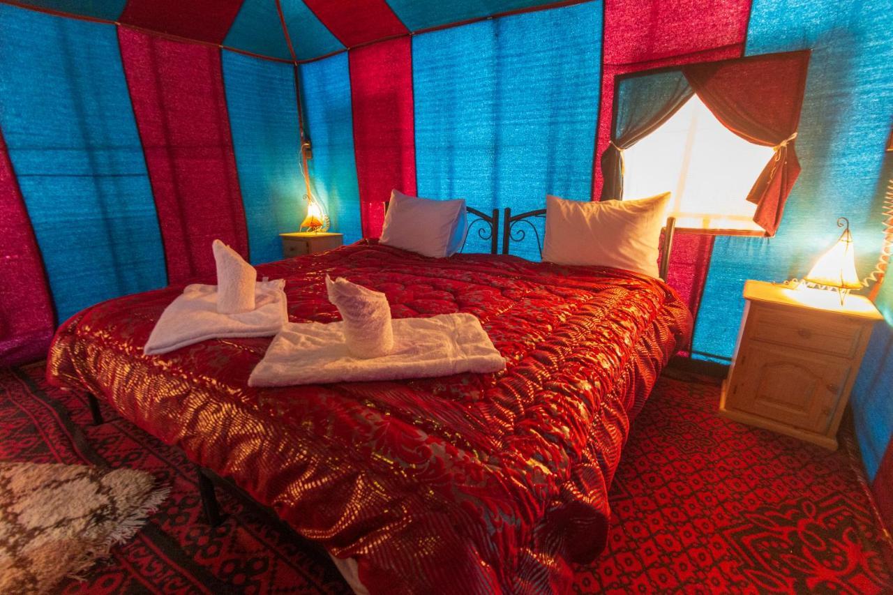 Merzouga Traditional Tents With Heating Hotell Exteriör bild