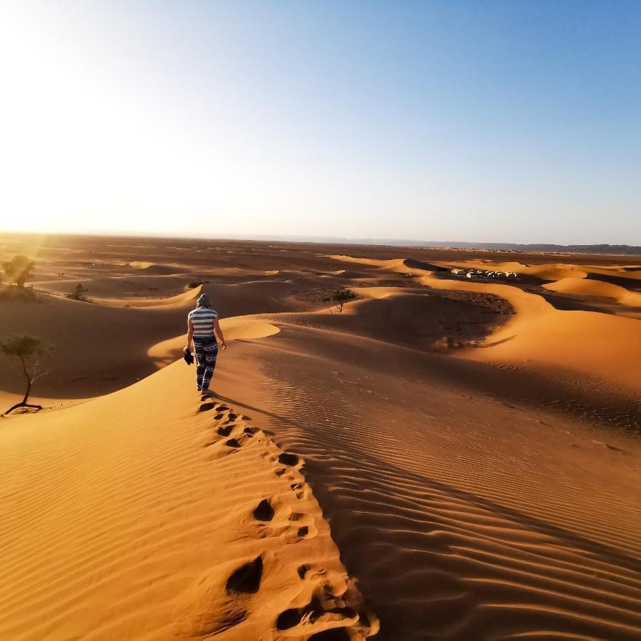 Merzouga Traditional Tents With Heating Hotell Exteriör bild