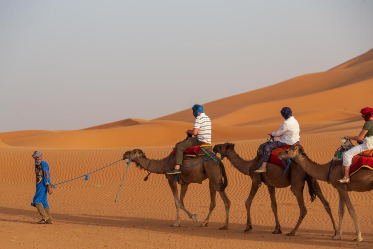 Merzouga Traditional Tents With Heating Hotell Exteriör bild