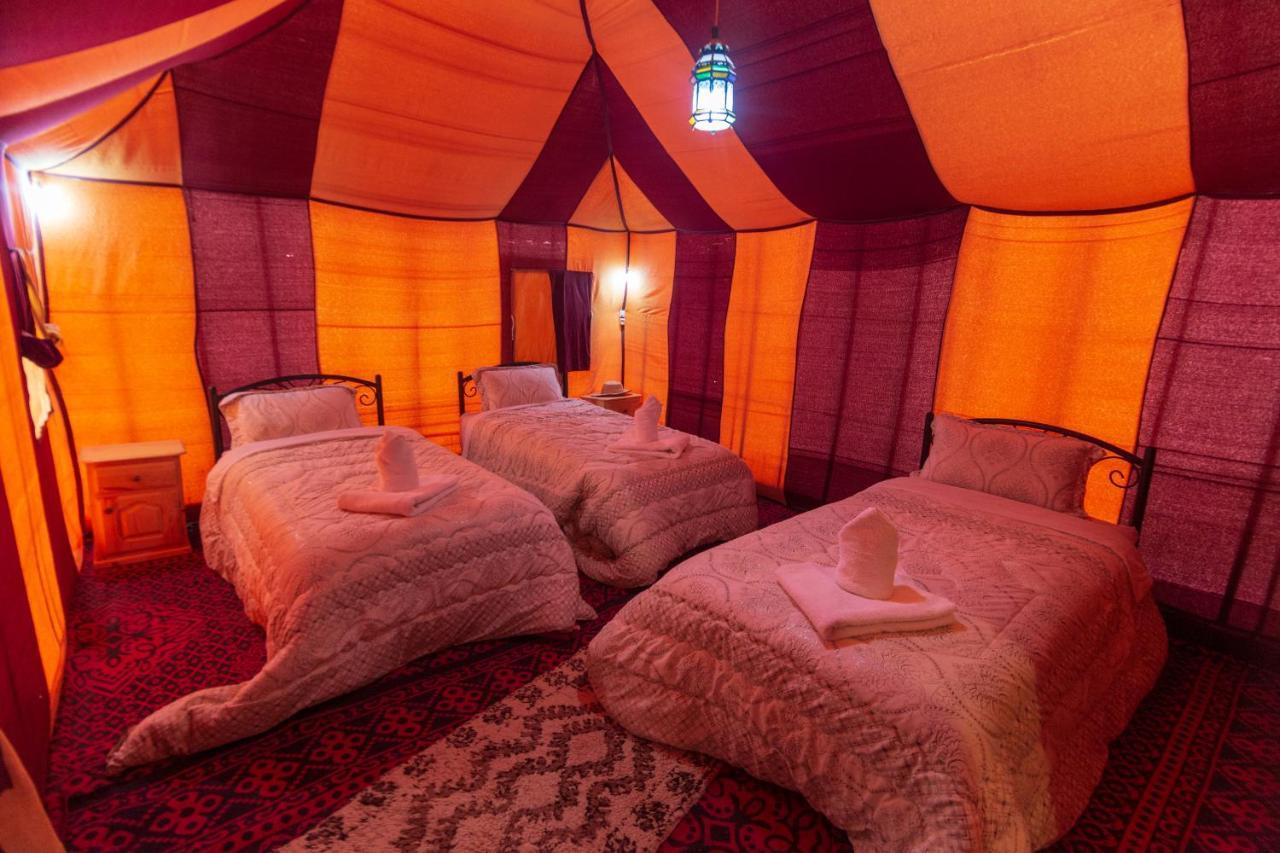 Merzouga Traditional Tents With Heating Hotell Exteriör bild