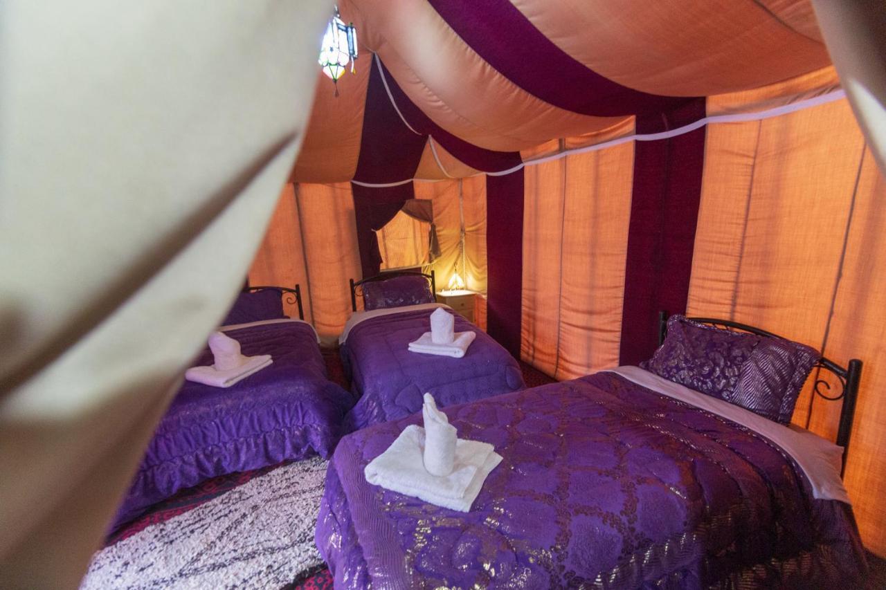 Merzouga Traditional Tents With Heating Hotell Exteriör bild